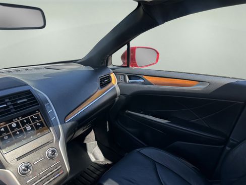 Used 2018 Lincoln MKC Reserve AWD/4WD image 16