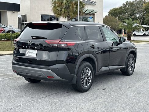 Used 2023 Nissan Rogue S image 7