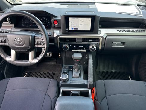 Used 2025 Toyota Tacoma TRD Sport AWD/4WD image 12