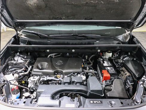 Certified 2022 Toyota RAV4 XLE w/ Convenience Package FWD image 29