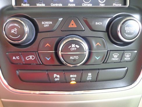 Used 2014 Jeep Grand Cherokee Limited AWD/4WD image 25