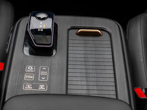 Certified 2024 Nissan Ariya EVOLVE+ image 12