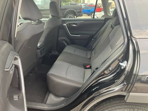Used 2025 Toyota RAV4 XLE FWD image 8