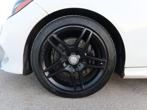 Used 2015 Mercedes-Benz E 400 4MATIC Sedan image 47