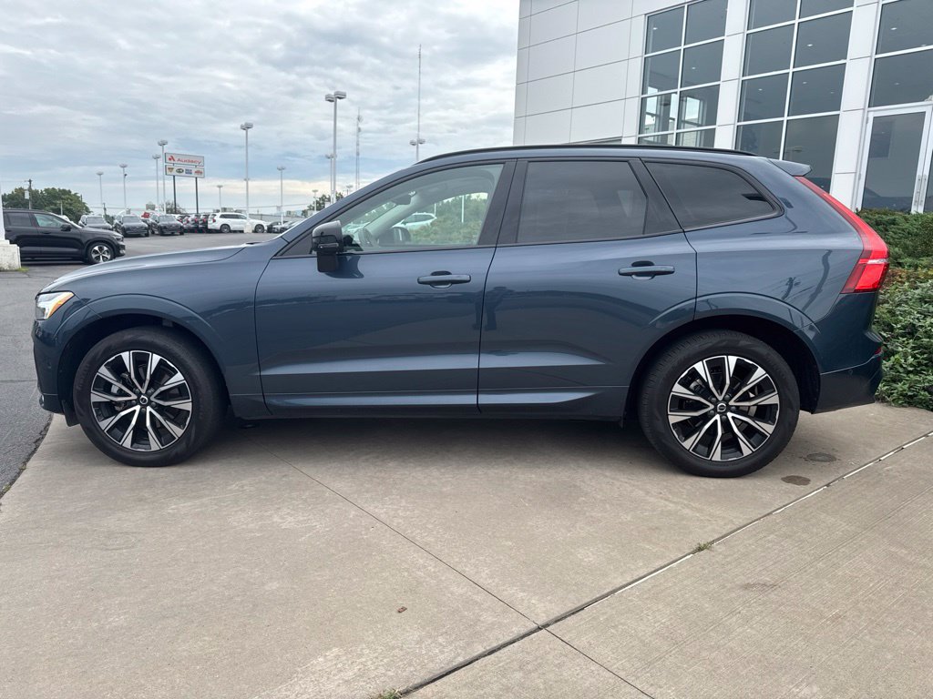 Used 2025 Volvo XC60 B5 Plus w/ Protection Package Premier AWD/4WD image 8