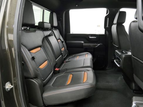 Used 2022 GMC Sierra 2500 AT4 w/ AT4 Preferred Package AWD/4WD image 18
