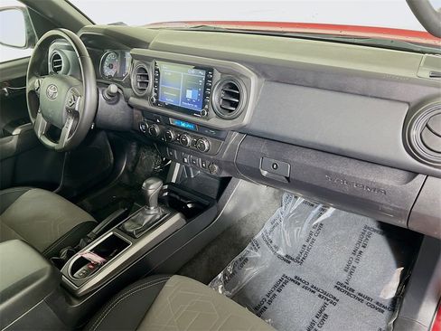 Certified 2023 Toyota Tacoma TRD Off-Road image 26