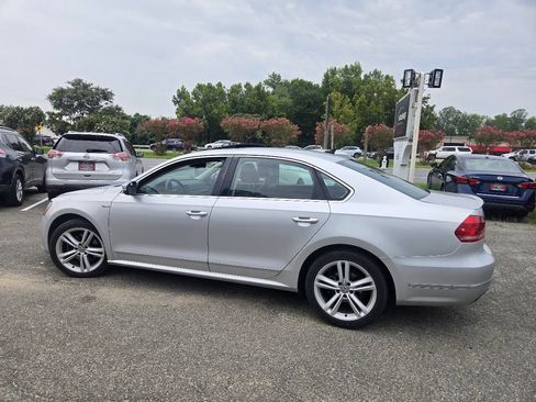 Used 2014 Volkswagen Passat TDI SEL Premium FWD image 12