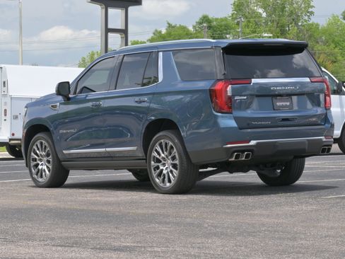 Used 2025 GMC Yukon Denali w/ Sun & Power Step Package RWD image 3
