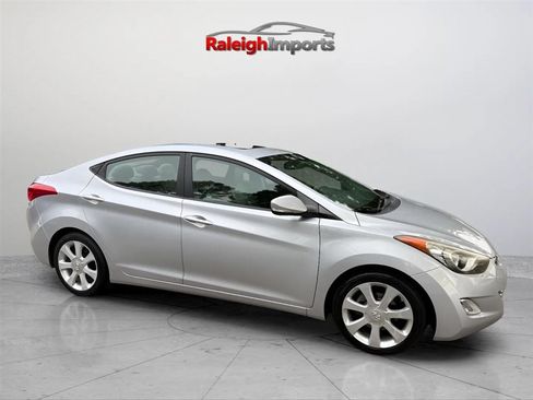 Used 2012 Hyundai Elantra Limited FWD image 4