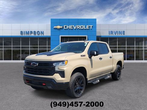 Used 2023 Chevrolet Silverado 1500 LT Trail Boss w/ LT Trail Boss Premium Package AWD/4WD image 4