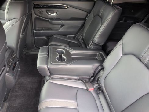 Used 2024 Honda Pilot Touring image 31
