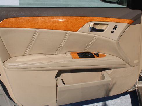 Used 2007 Toyota Avalon Limited FWD image 10