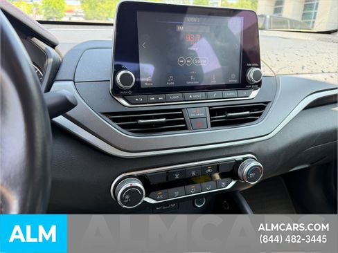Used 2025 Nissan Altima 2.5 SR FWD image 14