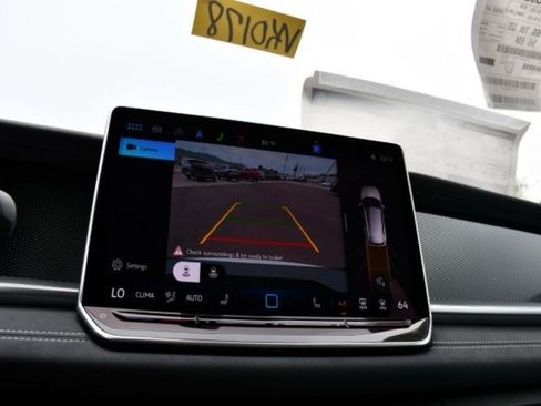 New 2025 Volkswagen Tiguan SE image 13