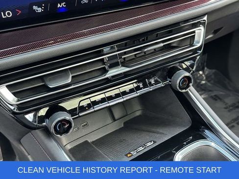 Certified 2024 Chevrolet Traverse Z71 w/ Enhanced Driving Package AWD/4WD image 8