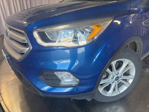 Used 2019 Ford Escape SEL image 9