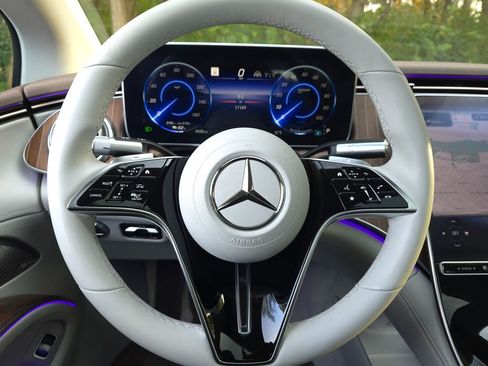 Used 2022 Mercedes-Benz EQS 450+ Sedan image 30