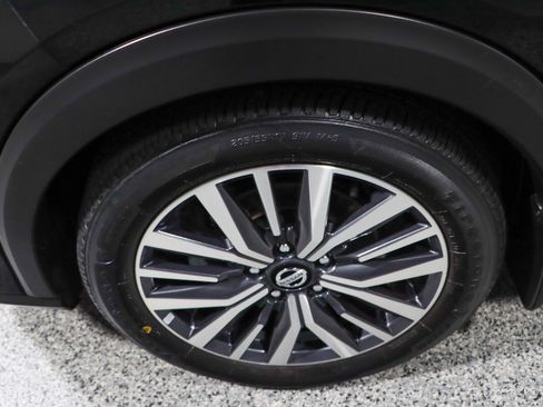 Used 2021 Nissan Kicks SV image 11