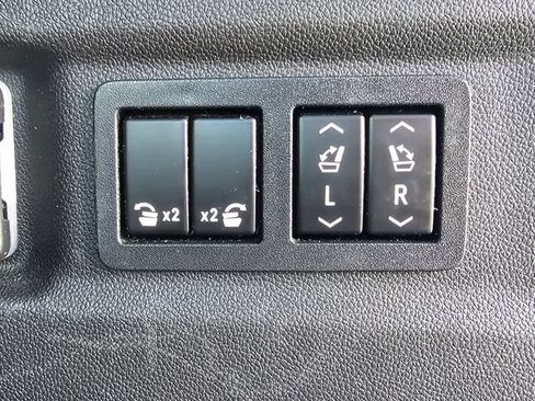 Used 2022 GMC Yukon XL SLT w/ SLT Luxury Package AWD/4WD image 13