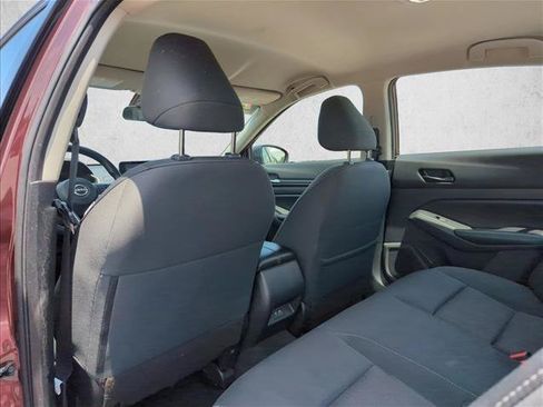 Used 2024 Nissan Altima 2.5 SV FWD image 16