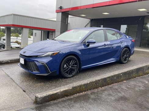 Certified 2025 Toyota Camry SE w/ Convenience Package AWD/4WD image 5