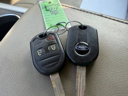 Used 2012 Ford Edge SEL FWD image 23