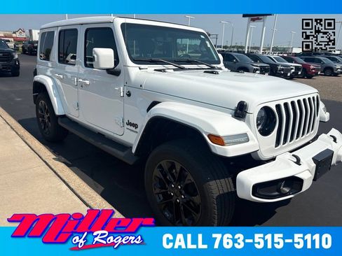 Used 2021 Jeep Wrangler Unlimited Sahara AWD/4WD image 1