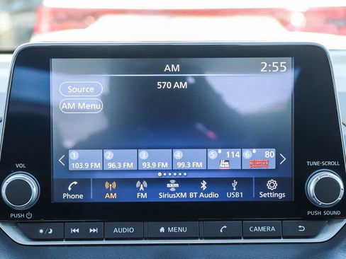 Used 2024 Nissan Sentra SV FWD image 14