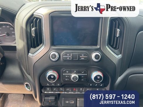 Used 2023 GMC Sierra 3500 Denali w/ Denali Ultimate Package image 10