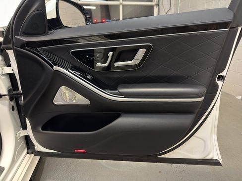 Used 2021 Mercedes-Benz S 580 4MATIC Sedan w/ AMG Line image 23