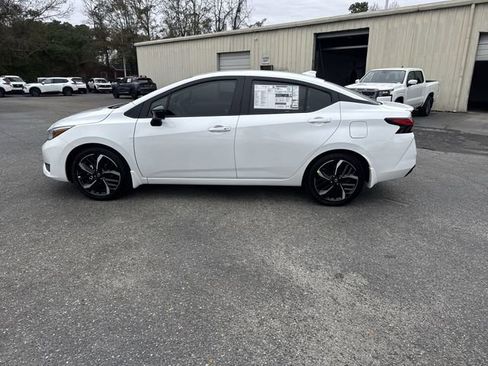 New 2025 Nissan Versa SR w/ Trunk Package FWD image 8
