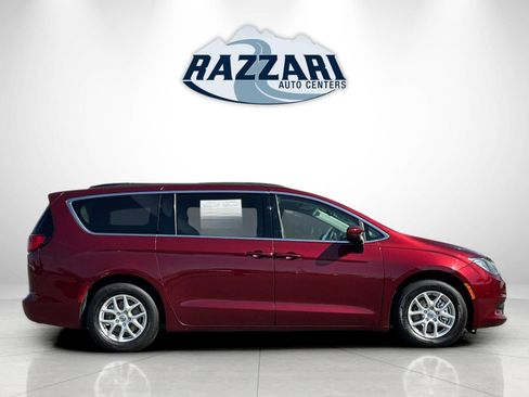 Used 2021 Chrysler Voyager Lxi FWD image 2