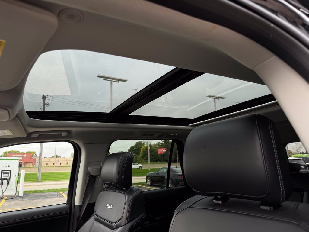 Used 2025 Ford Expedition Platinum AWD/4WD image 8