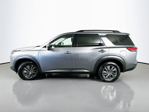 Used 2024 Nissan Pathfinder SV FWD image 4