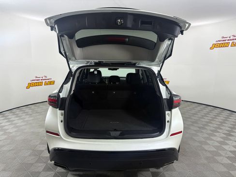 Used 2024 Nissan Murano SV w/ SV Midnight Edition Package image 5