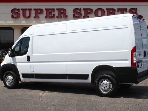 Used 2024 RAM ProMaster 2500 w/ Convenience Group FWD image 5