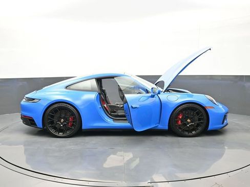 Certified 2024 Porsche 911 Carrera GTS image 28