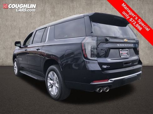 Used 2025 Chevrolet Suburban Premier AWD/4WD image 5