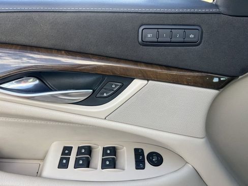 Used 2019 Cadillac Escalade ESV Premium Luxury image 66