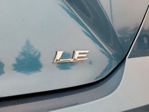 Used 2025 Toyota Camry LE w/ Convenience Package image 7