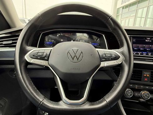 Certified 2023 Volkswagen Jetta SE FWD image 16