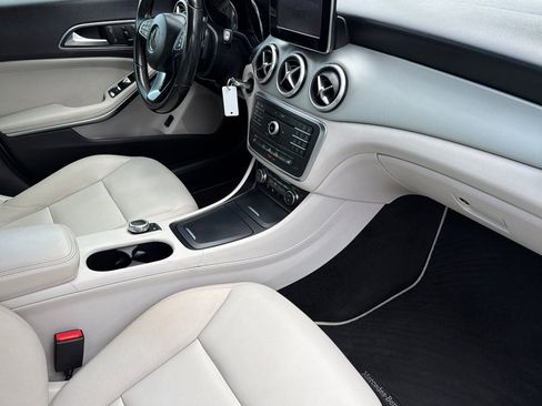 Used 2015 Mercedes-Benz CLA 250 image 14
