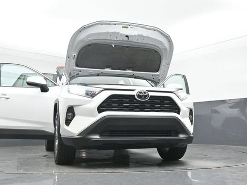 Used 2020 Toyota RAV4 XLE Premium FWD image 47