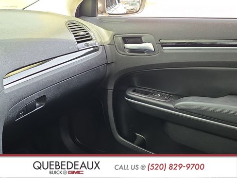 Used 2023 Chrysler 300 Touring L image 20