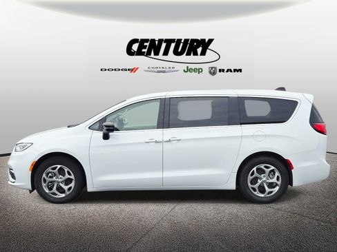 Used 2024 Chrysler Pacifica Limited FWD image 7