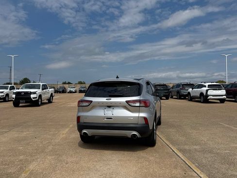 Used 2020 Ford Escape SE FWD image 27