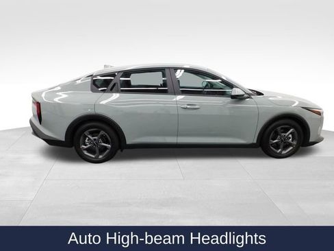 Used 2025 Kia K4 LXS image 9