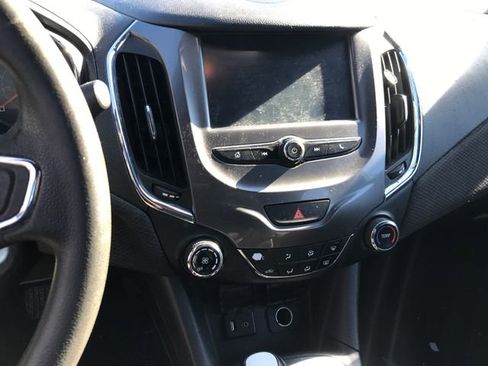 Used 2017 Chevrolet Cruze LT w/ RS Package image 6