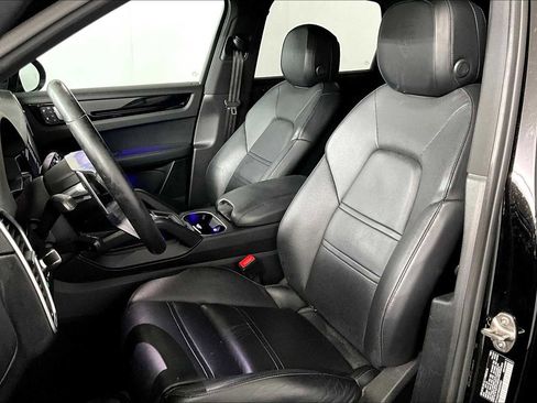 Used 2022 Porsche Cayenne image 15